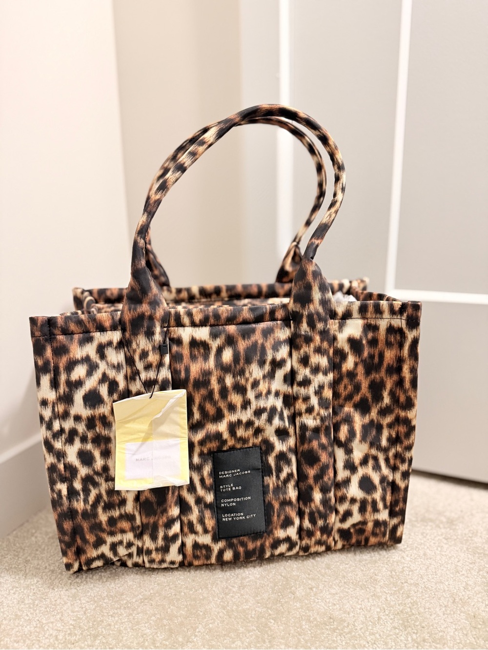 NWT Marc Jacobs LARGE TOTE BAG IN LEOPARD PUFFY NYLON - Picture 3 of 8